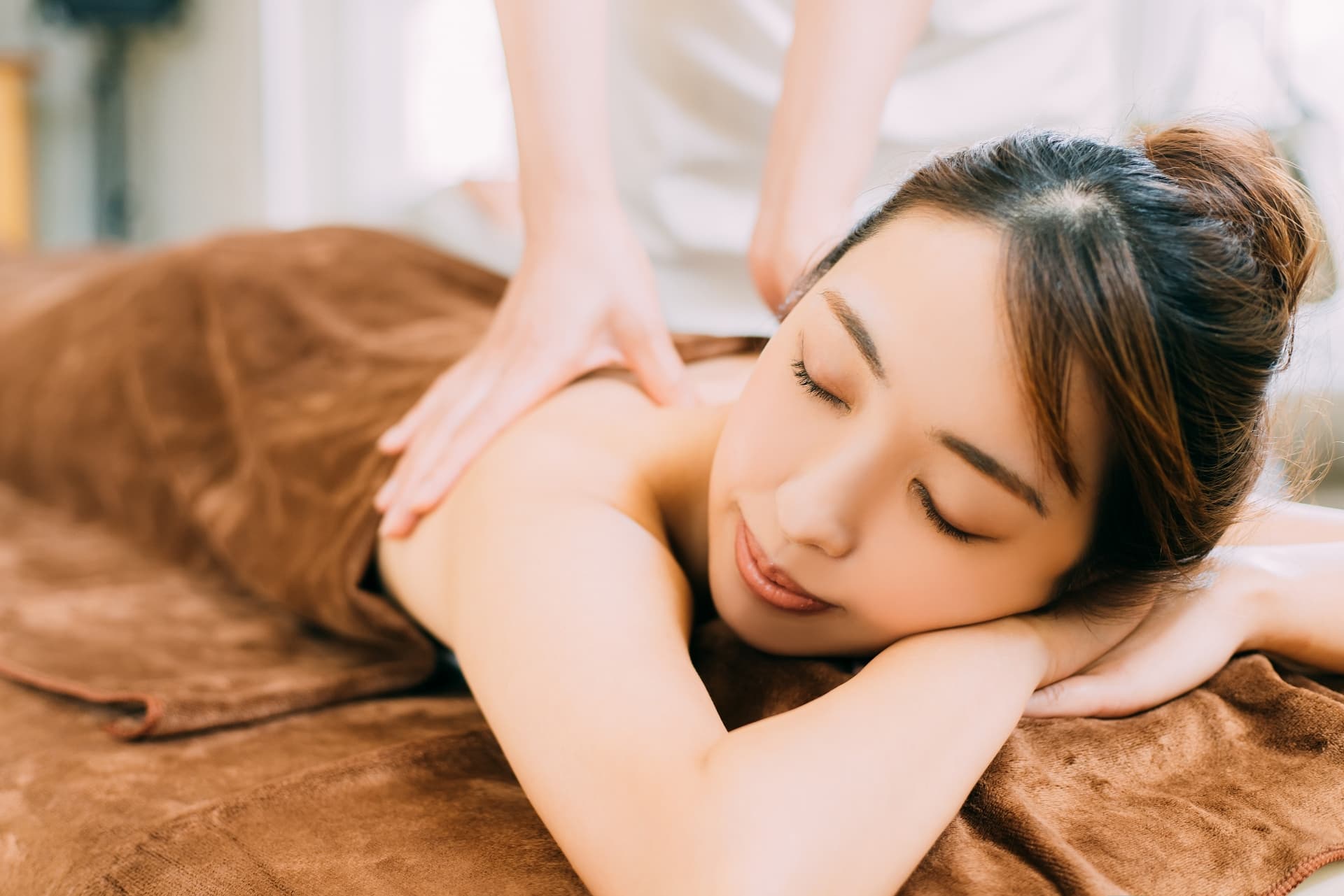 ESTICOのオールハンド施術イメージ